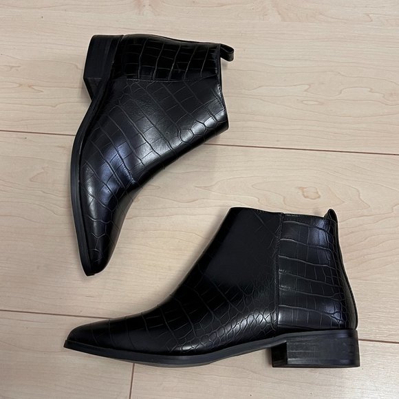 Steve Madden Faux Croc Embossed Vegan Leather Ankle Booties Black Sz 38 - Picture 1 of 10